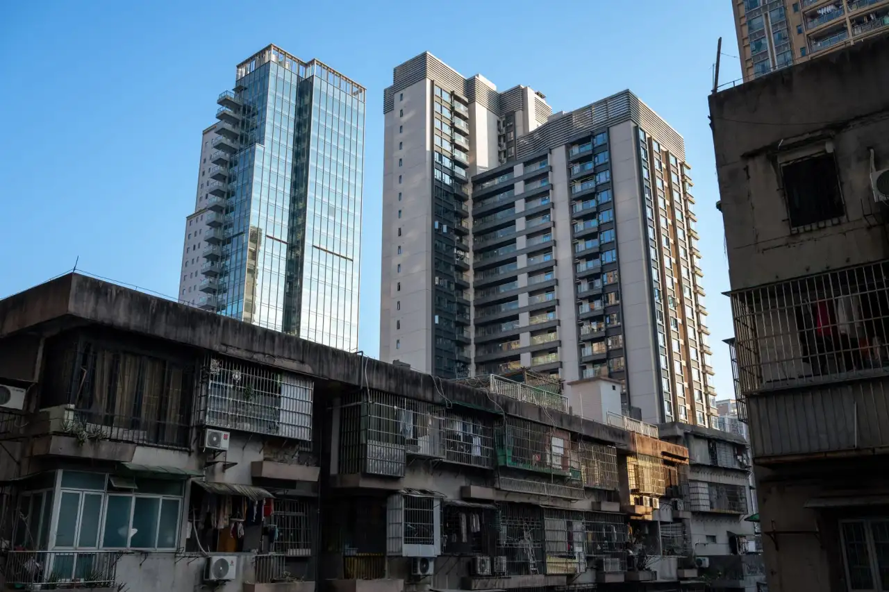 海口胜雅电广告VI设计流程解析：从品牌定位到标识落地